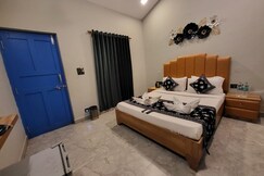 Sera's Beach Side Hotel