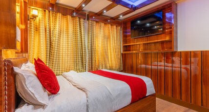 OYO 830 Hotel Amrit Kunja Room Type - Saver Double