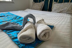 Pixiestays Lotus Skyline Malad East