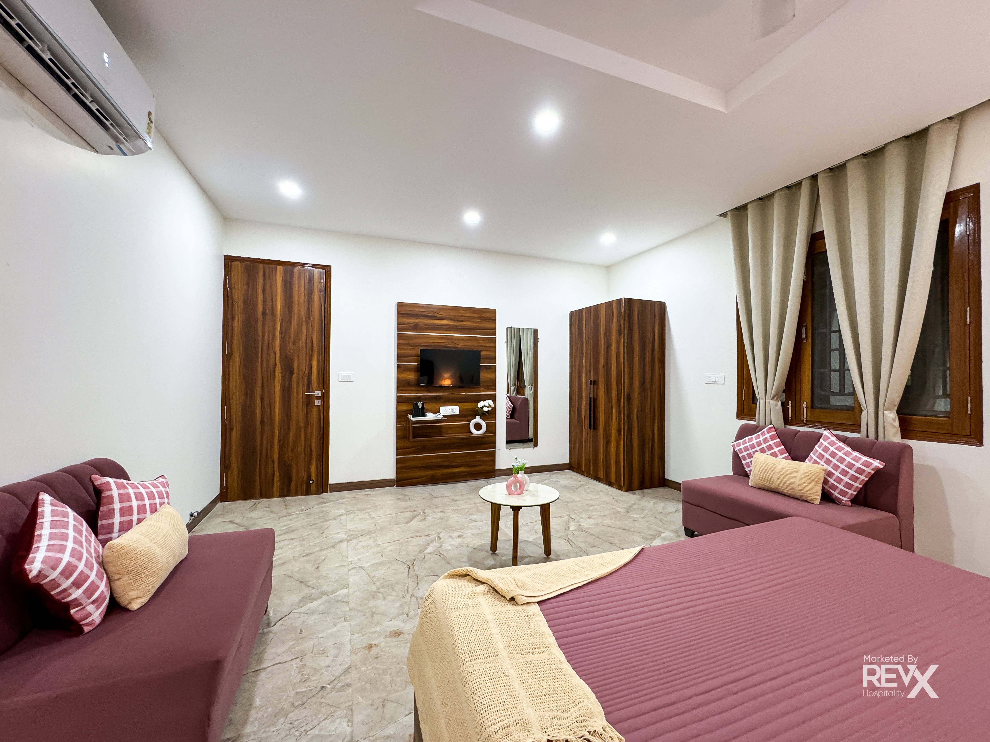 Guru Sadan | A Luxe Stay - Tap to explore photos