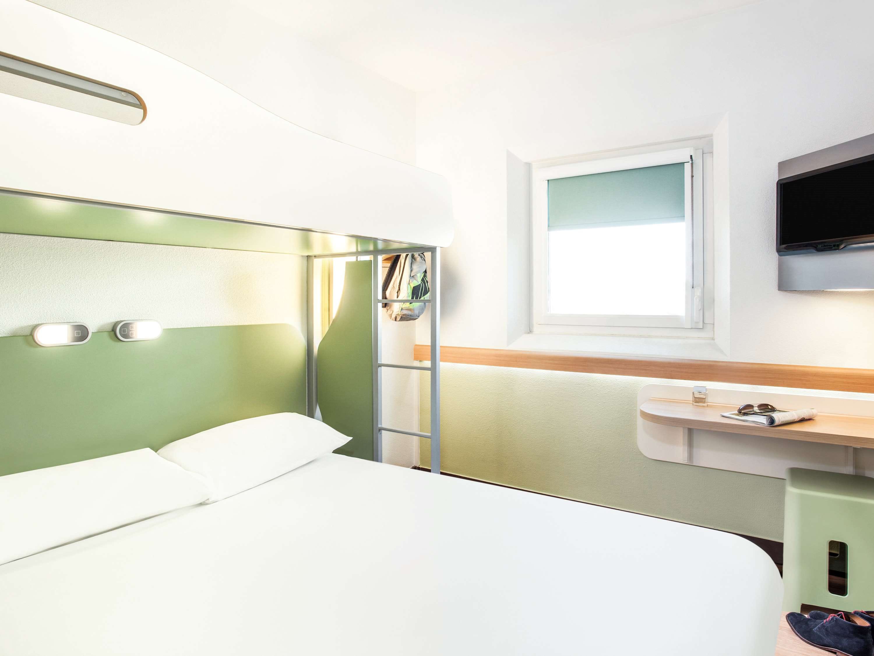 ibis budget London Hounslow - Tap to explore photos
