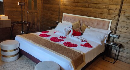 APKA ECOVILLAGE Room Type - Wooden Hut Mountain View