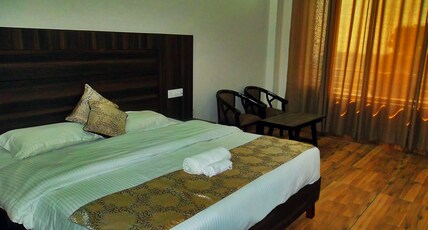 Hotel Flyers Paradise Room Type - Deluxe Room with Balcony