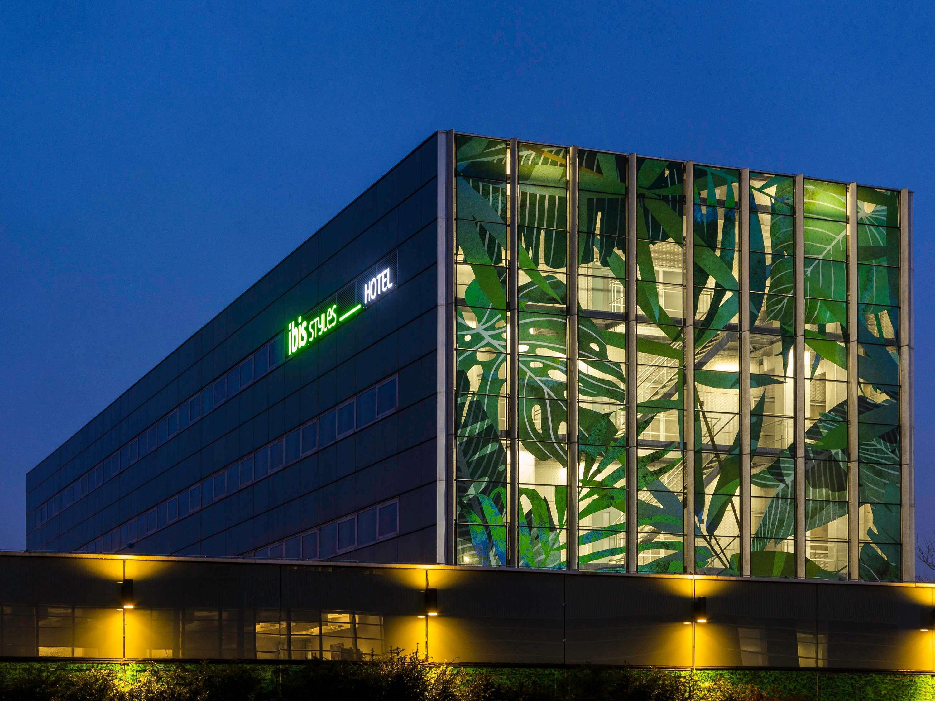ibis Styles Amsterdam Airport - Tap to explore photos