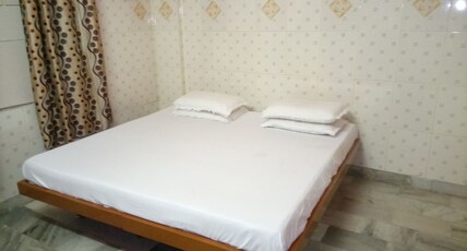 BALAN GUEST HOUSE Room Type - Double bed Non AC