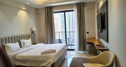 Hotel Celestial Manor Room Type - Executive Room with City View