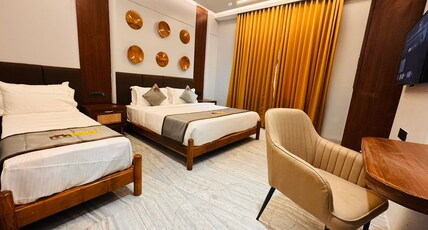 Hotel Mumbai House Pithampur Room Type - Premium Room