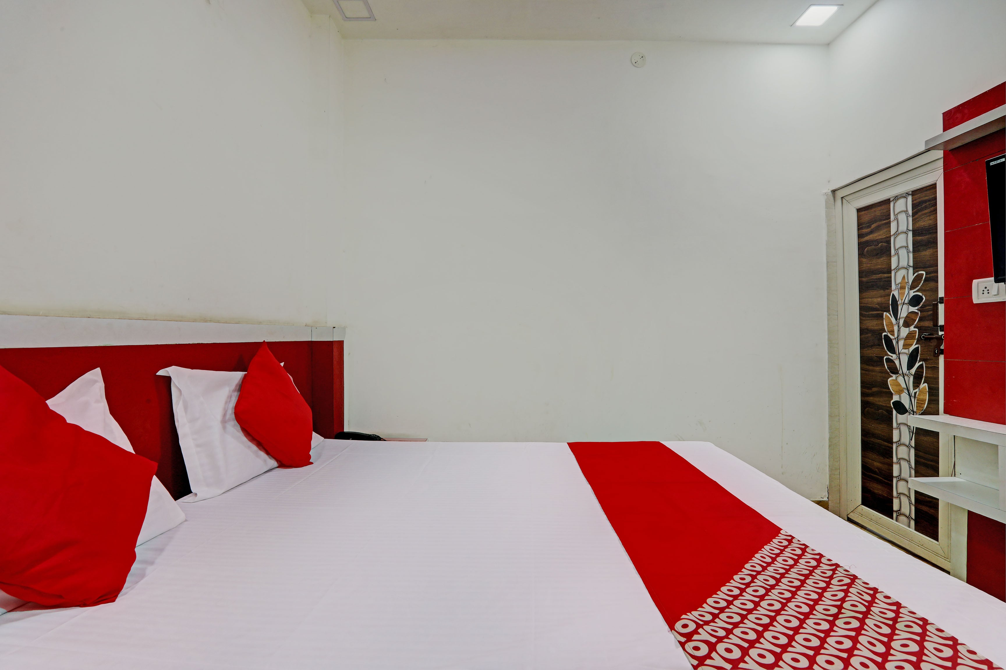 SPOT ON Rajpoot Hotel - Tap to explore photos