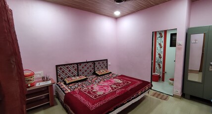 ANITA NIWAS MATHERAN Room Type - Deluxe Room