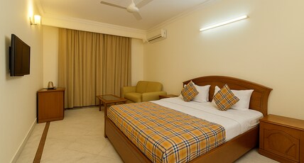 Hotel Pablas International (Near Metro) Room Type - Deluxe Room