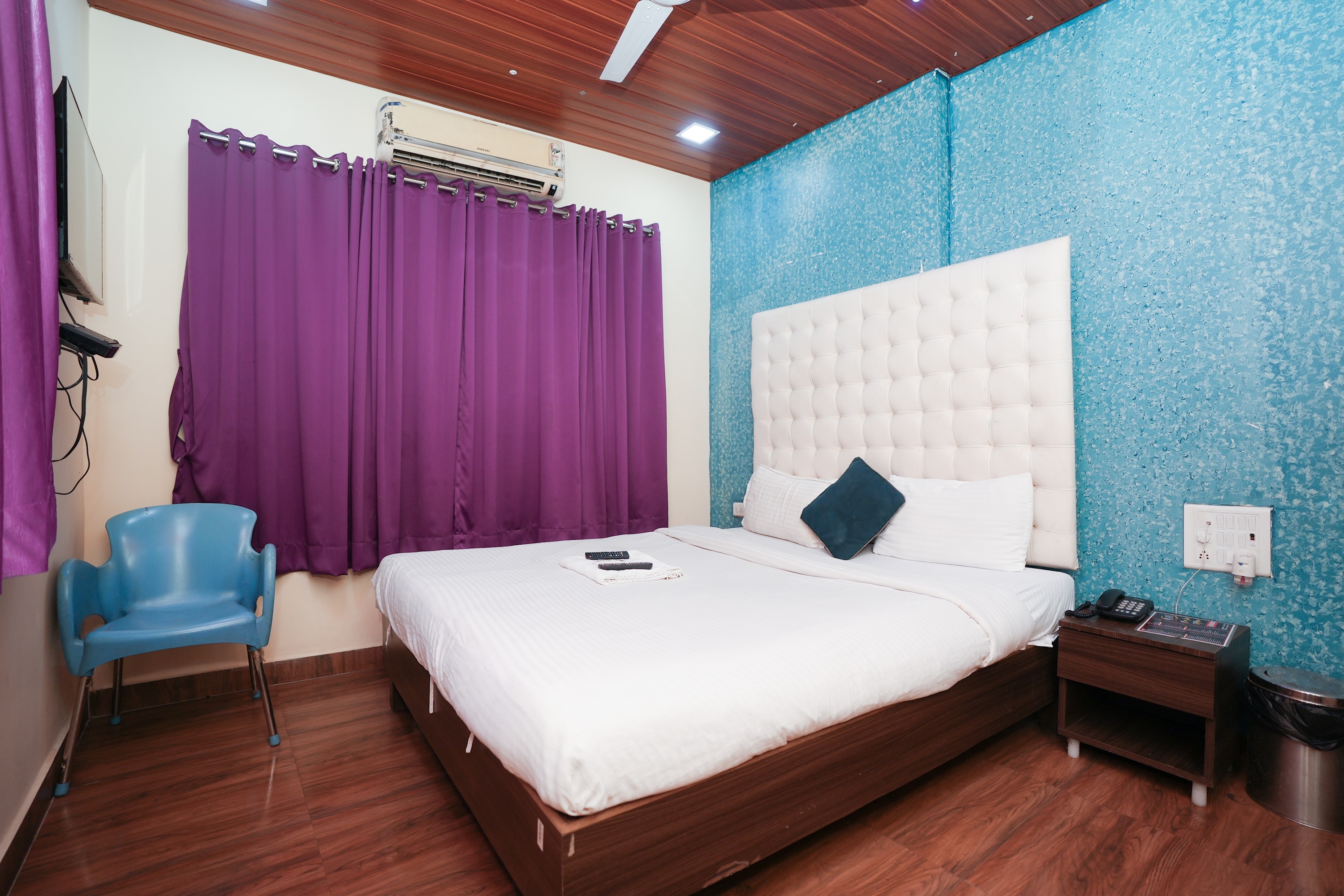 Hotel Om Residency - Tap to explore photos