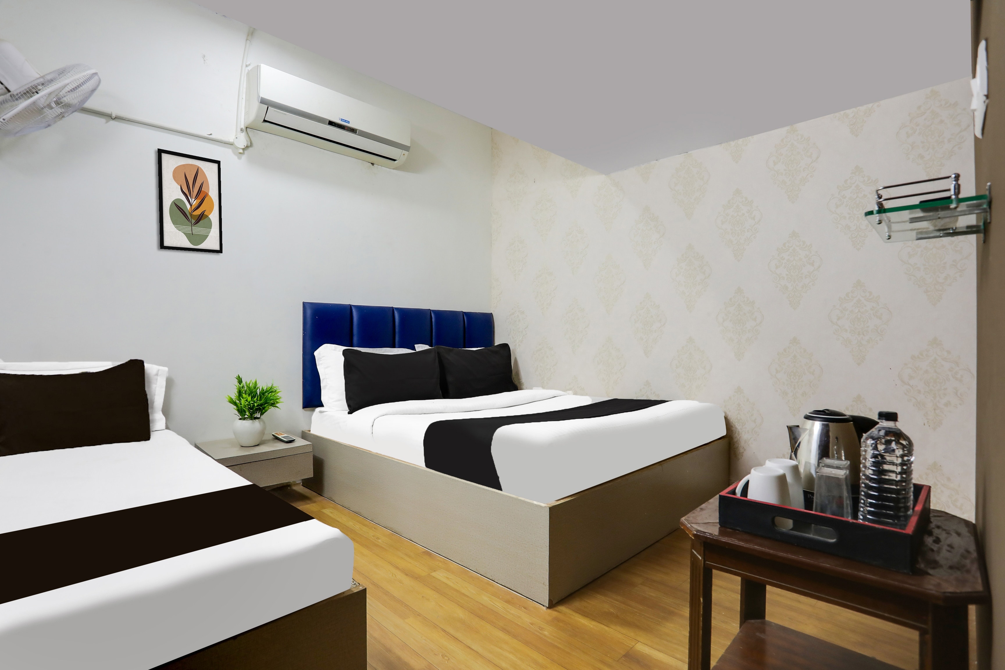 Hotel O SG Highway Ahmedabad - Tap to explore photos
