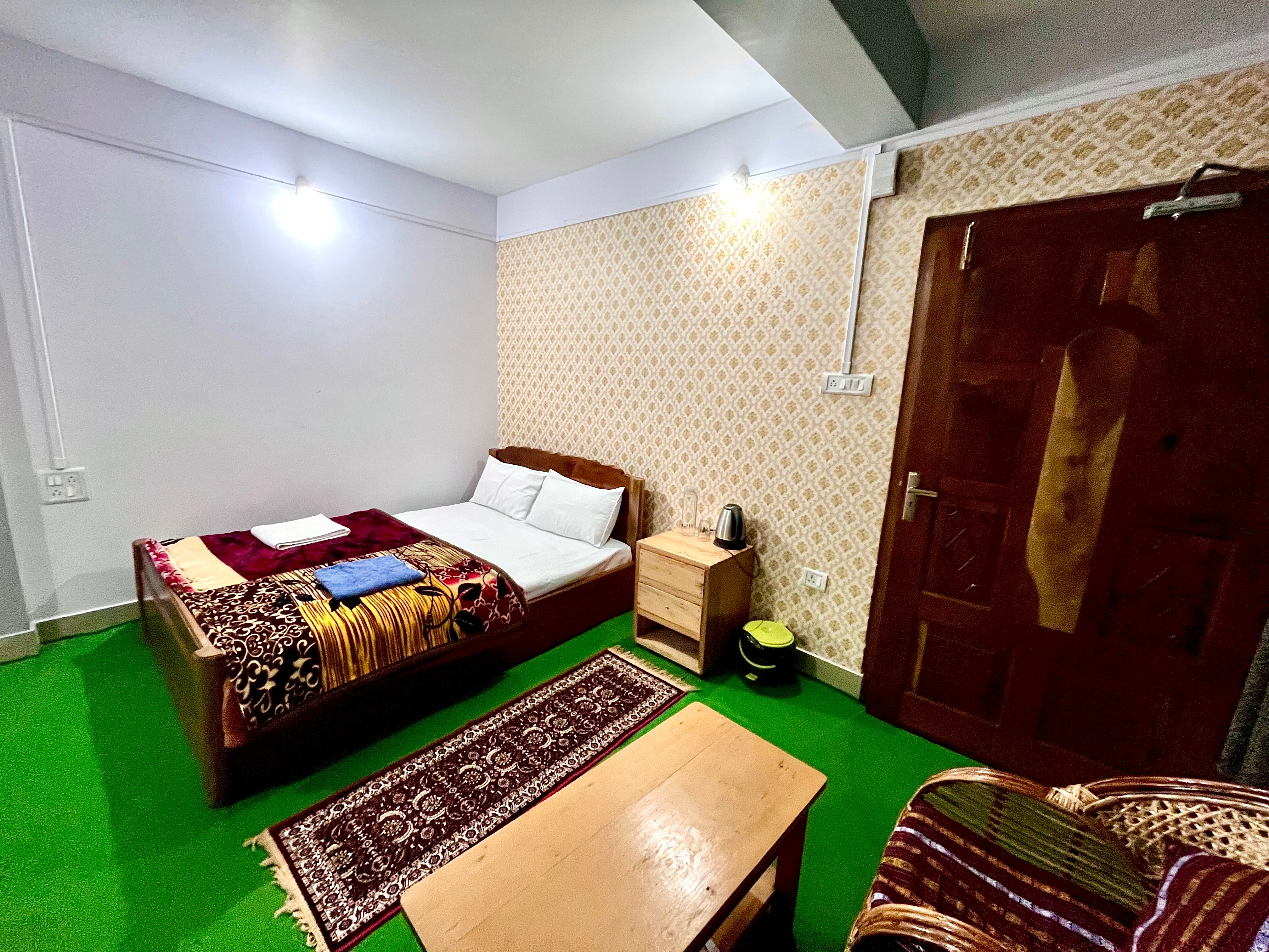 Amaze PY Homestay - Tap to explore photos