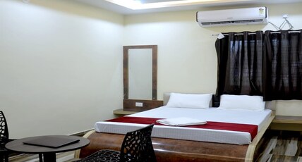 KESARIYA HOTEL AND BANQUET Room Type - Deluxe Room