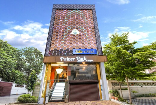 FabHotel Prince Park - Nr. Sajra Fort