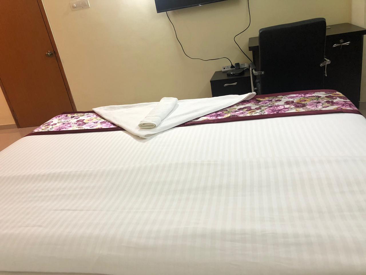 MH12 Services Kharadi 4BHK Luxury Apartments - Tap to explore photos