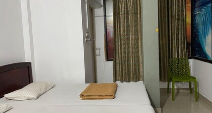 Omar residency cochin Room Type - Budget AC Double Room