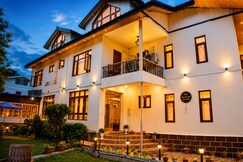 Rooms of Hotel River Palms