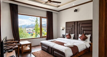 Hotel Lapark Room Type - Deluxe Room with Mountain View