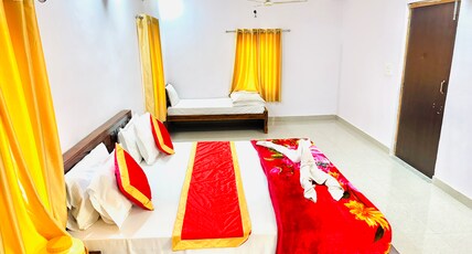 Hotel Amar Haveli | 5 mins walk from Jaisalmer Fort Room Type - Family Room (3 bed + 5 Matress).