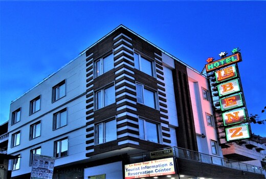 Hotel Le Benz near NDLS Station & City Centre
