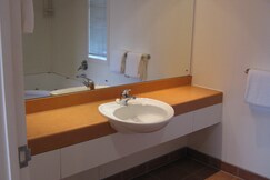 Albany Executive Motor Inn