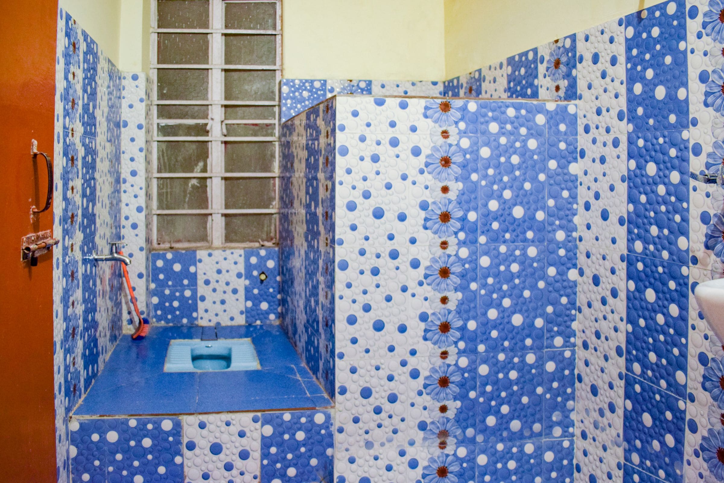 Mahakal Homestay | Rooms & Wi-Fi - Tap to explore photos
