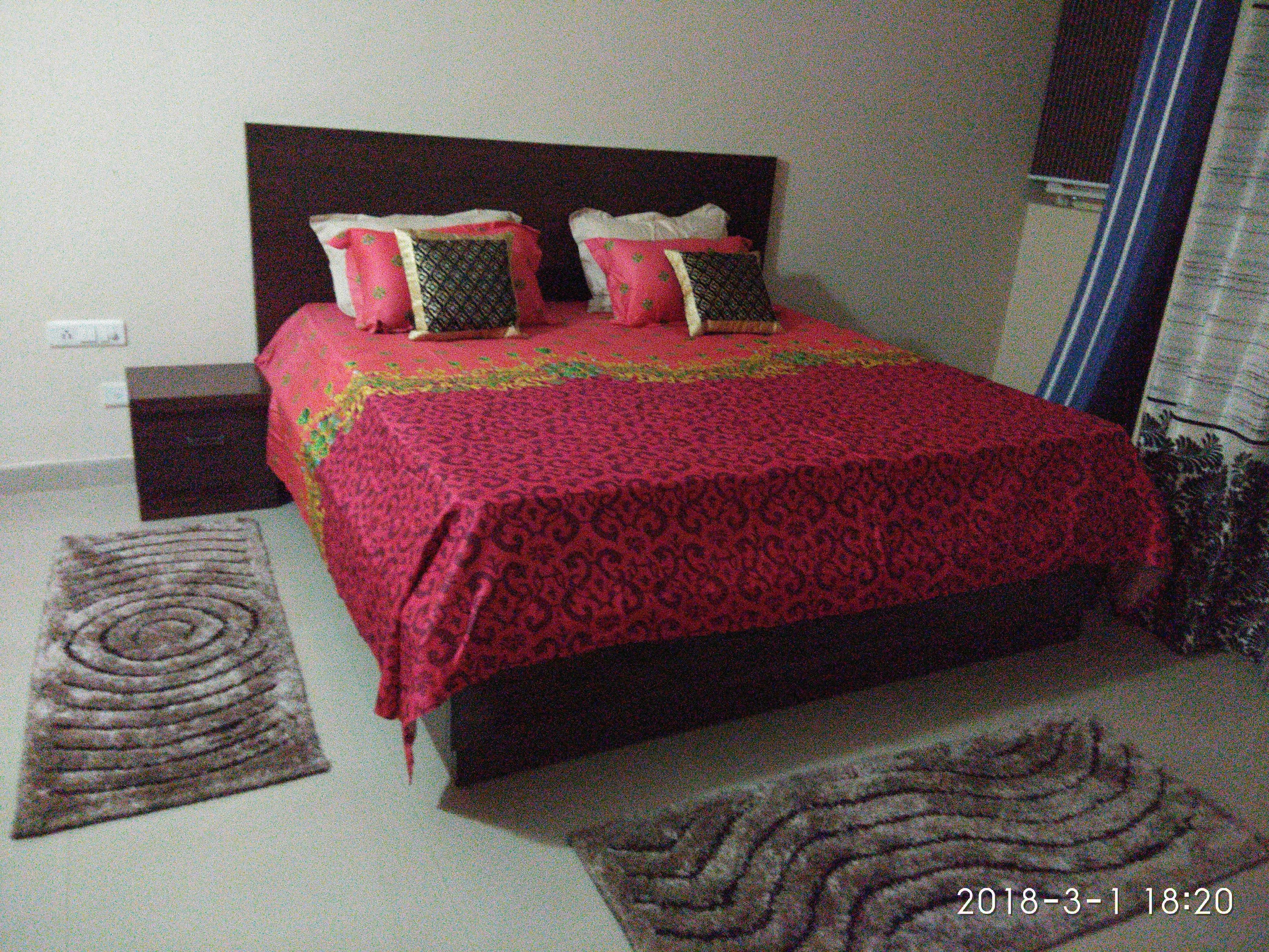 HumTum Holiday - Tap to explore photos