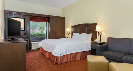 Hampton Inn by Hilton Champaign/Urbana Room Type - 1 KING W MINI FRIDGE MICRO
