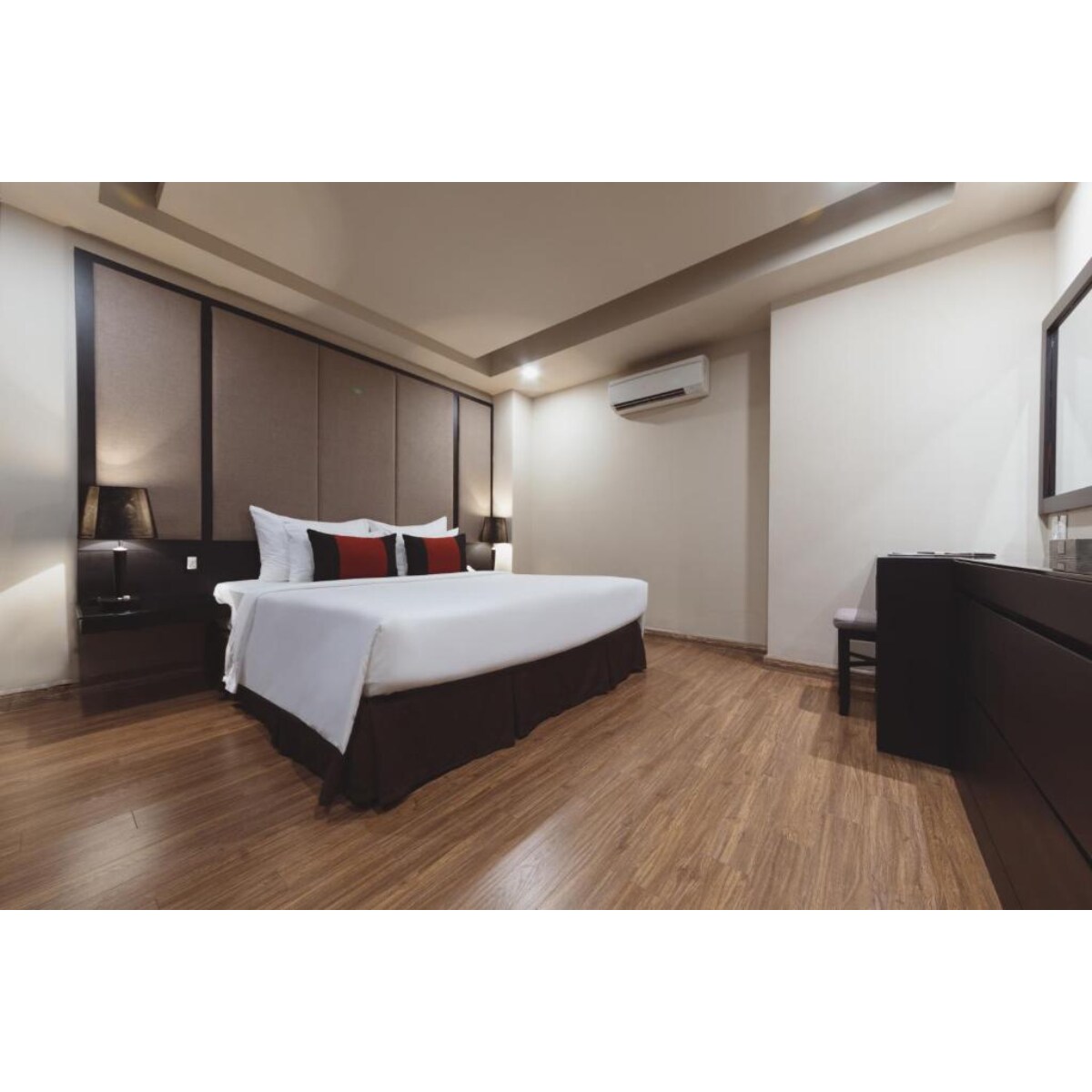 Paragon Saigon Hotel - Tap to explore photos