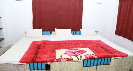 Hotel Ramnivas Room Type - Deluxe non ac triple bed