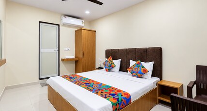 FabHotel Jagruti Inn Room Type - Deluxe Room FabHotel Jagruti Inn Room Type - Deluxe Room