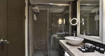 Mercure Istanbul Bomonti Room Type - Family Connecting Room, Superior, City View Room Mercure Istanbul Bomonti Room Type - Family Connecting Room, Superior, City View Room