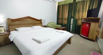 Tridev Hotel Room Type - Super Deluxe Room