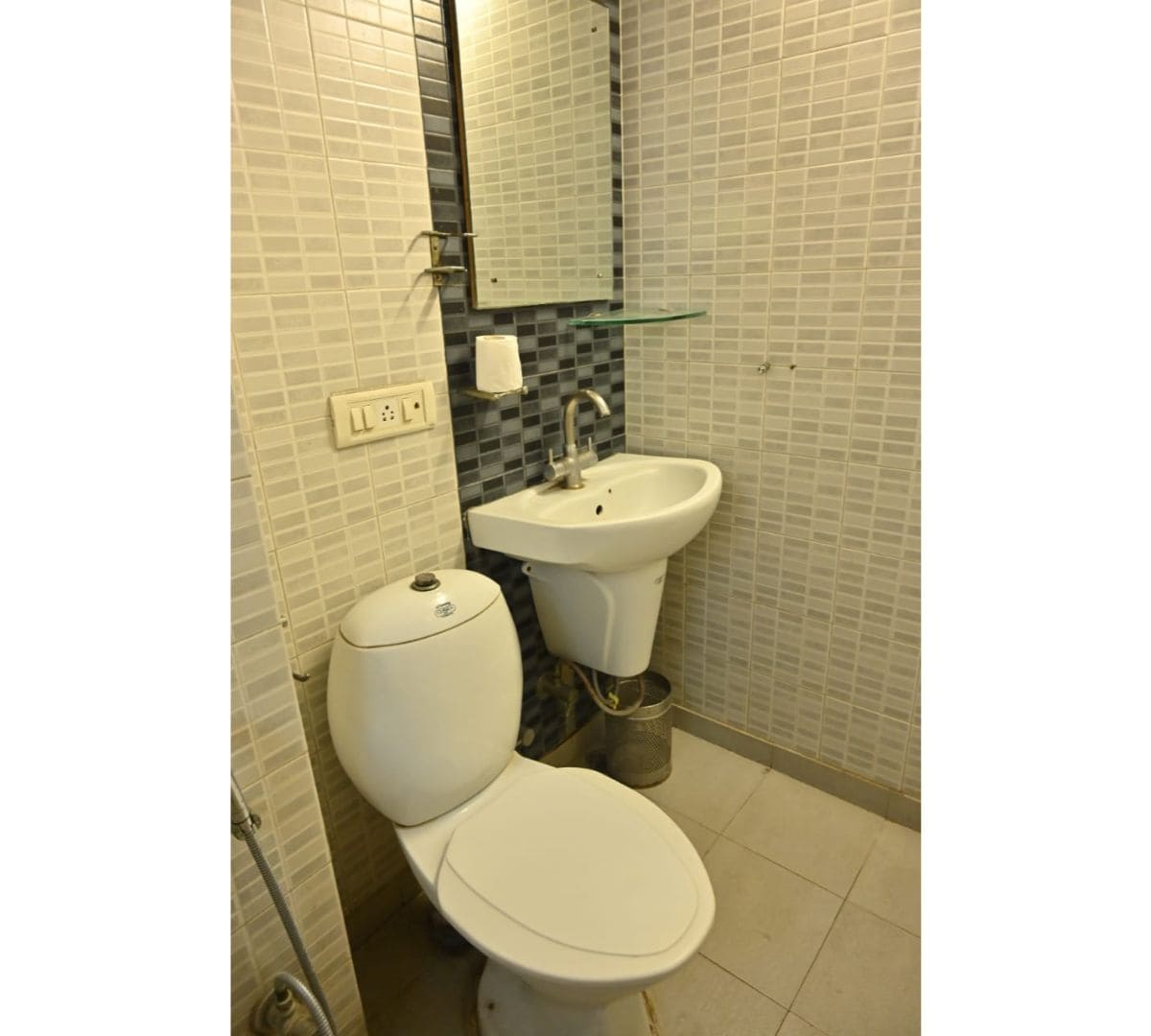 Hotel Churuwala Inn - Tap to explore photos