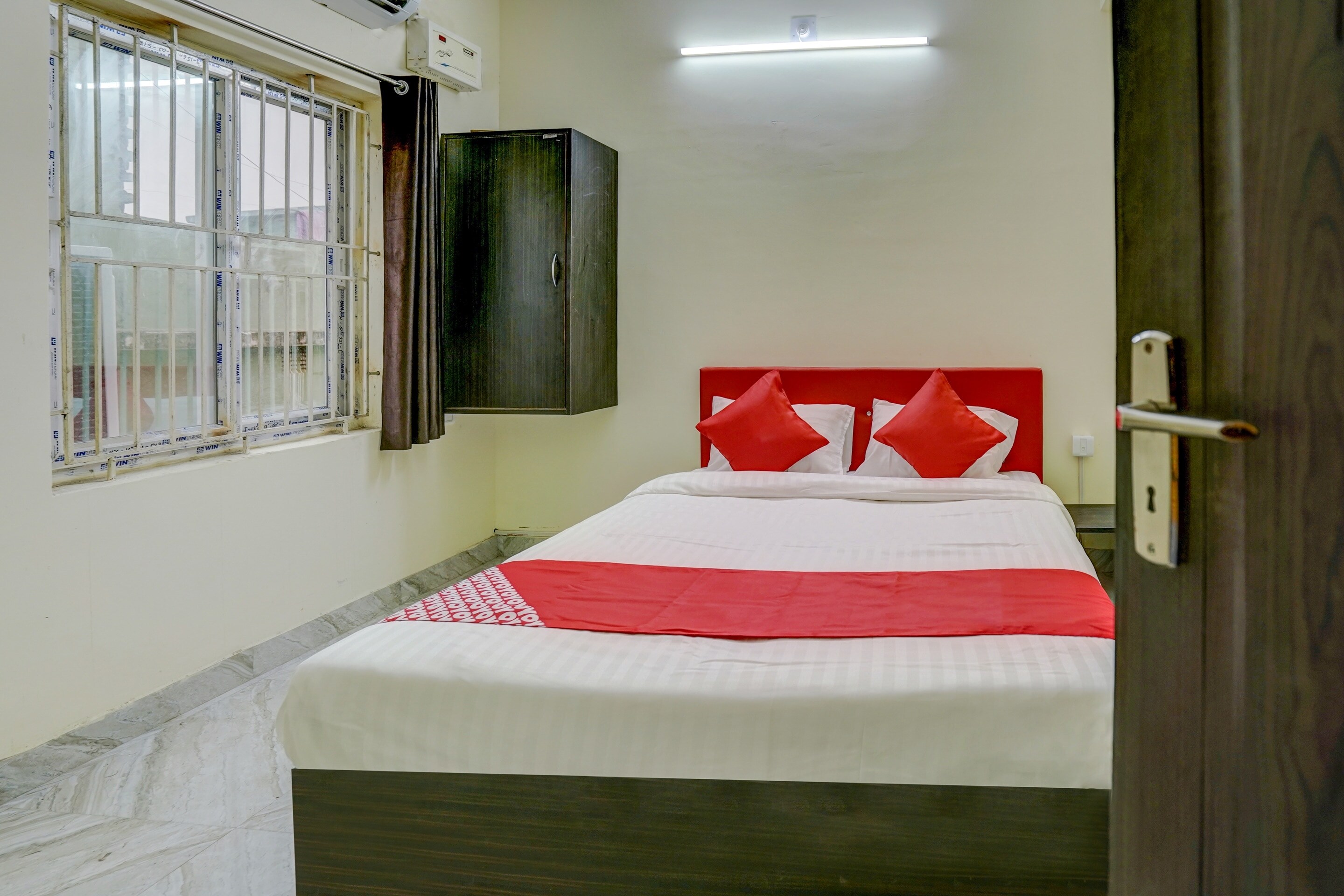Hotel O Avisi Residency - Tap to explore photos