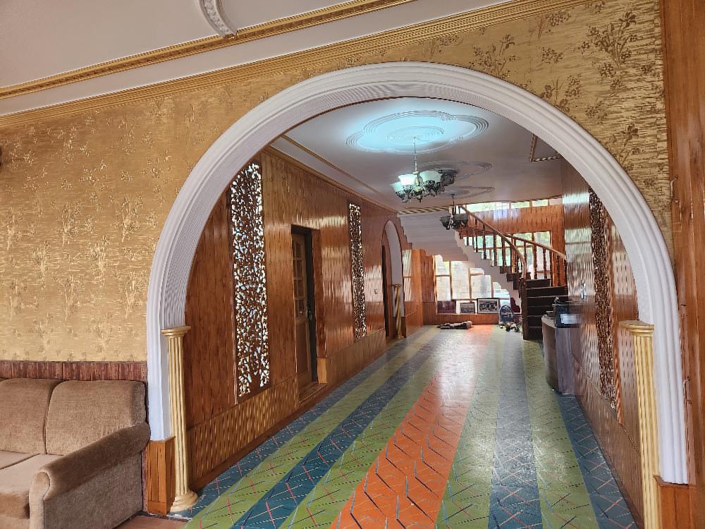 Himalayan Resort | Mountain-view Rooms - Tap to explore photos