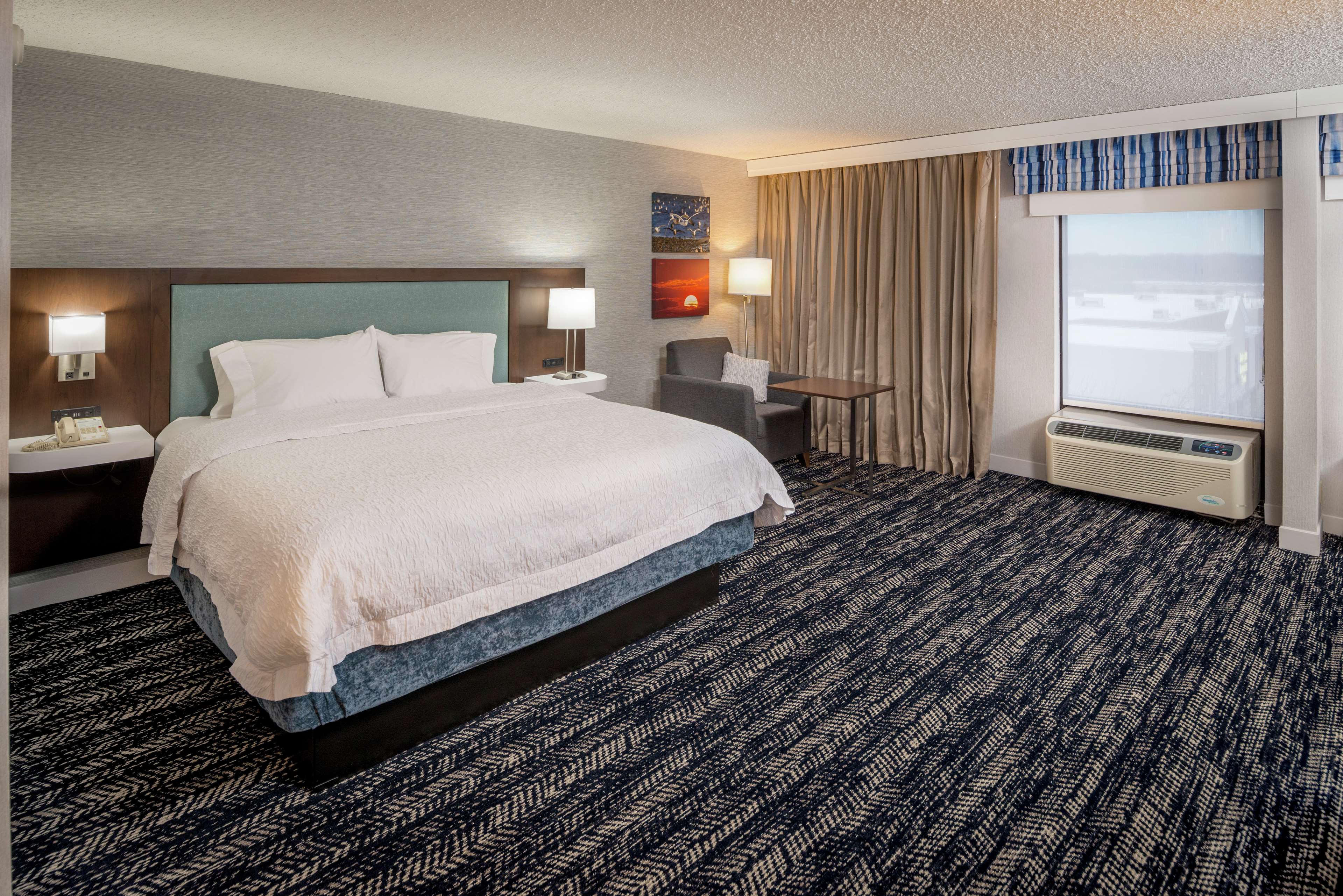 Hampton Inn Long Island / Commack - Tap to explore photos