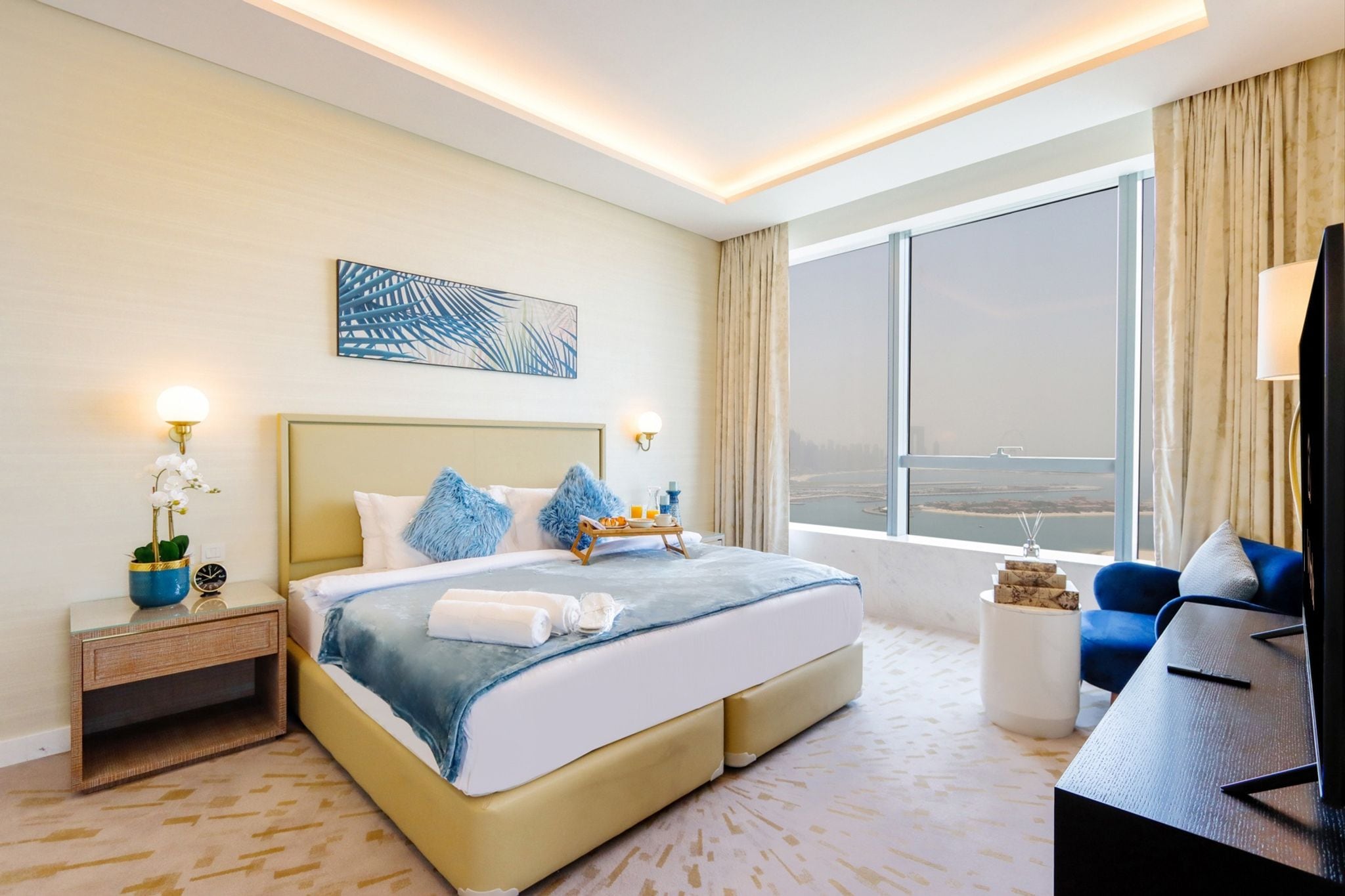 ELIVAAS Curated 1BR with Spectacular Sea Views in Palm Tower - Tap to explore photos