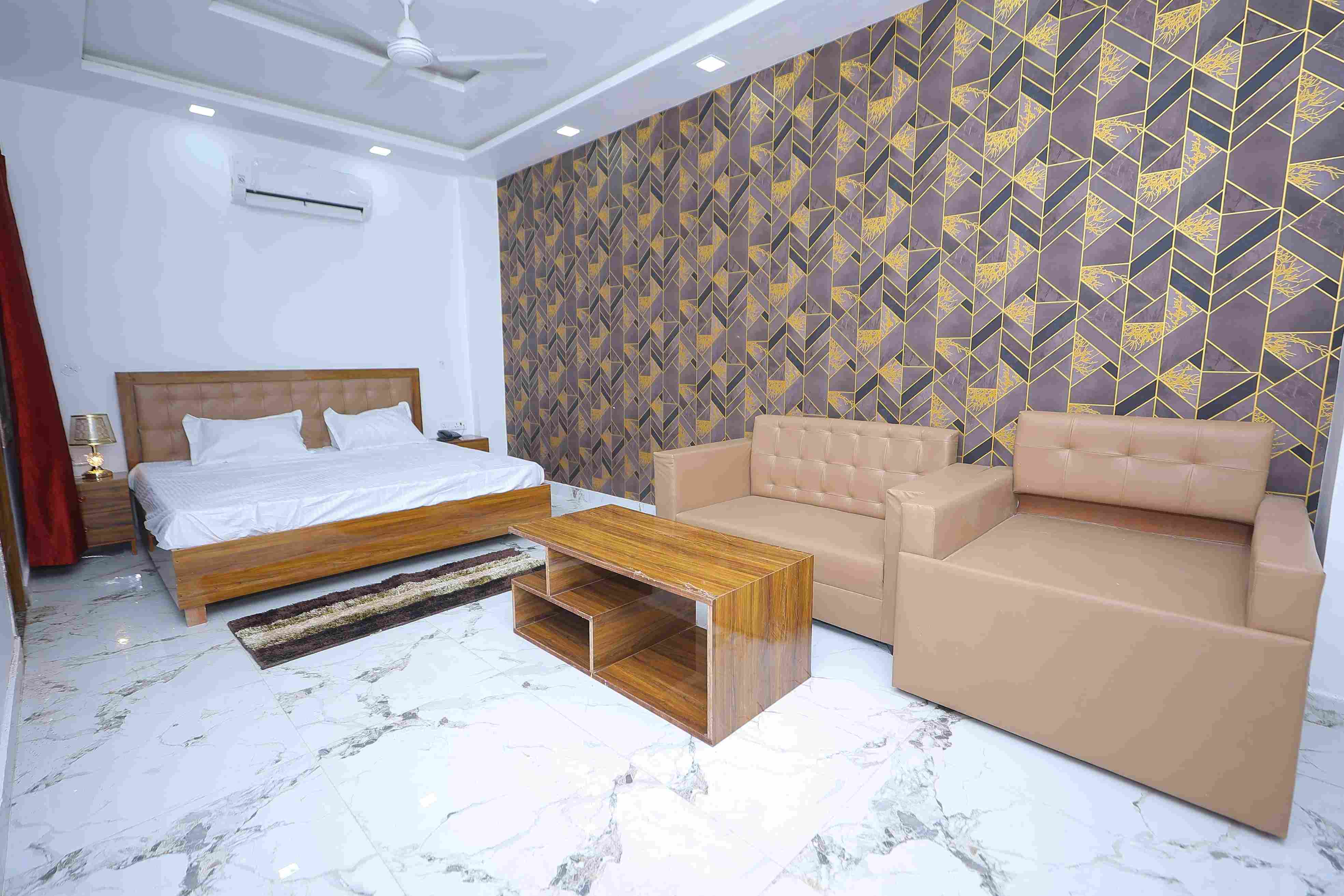 Hotel Rajani - Tap to explore photos