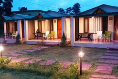 Broadbill Jungle Lodge