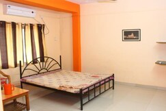 Yashwant Niwas Homestay| Rooms & Caretaker