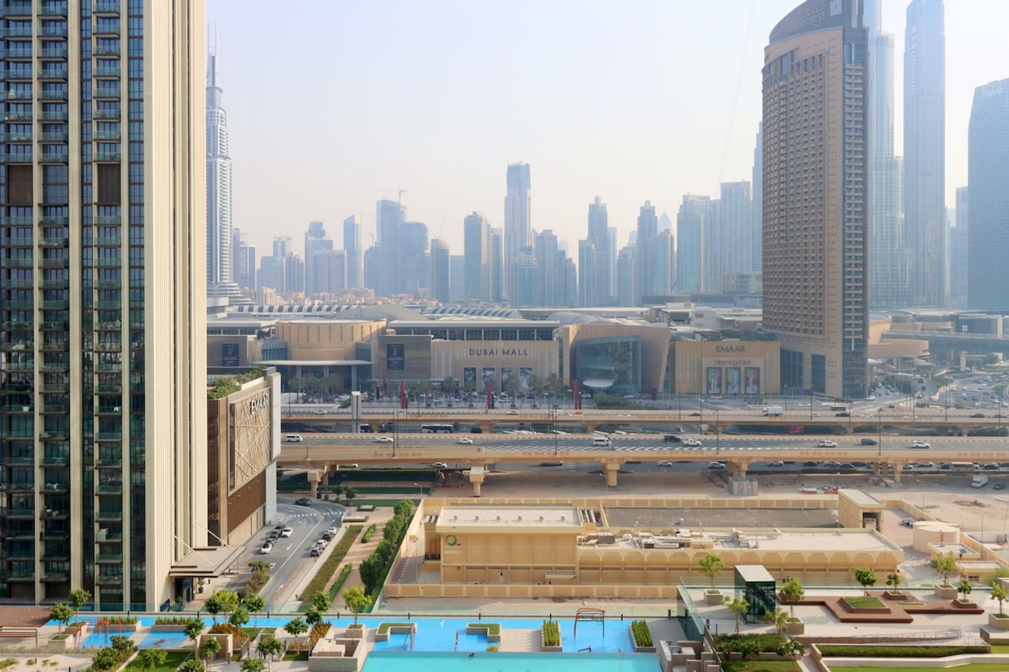 ELIVAAS Curated Lavish 2 Bedroom Suite with Burj Khalifa View & - Tap to explore photos