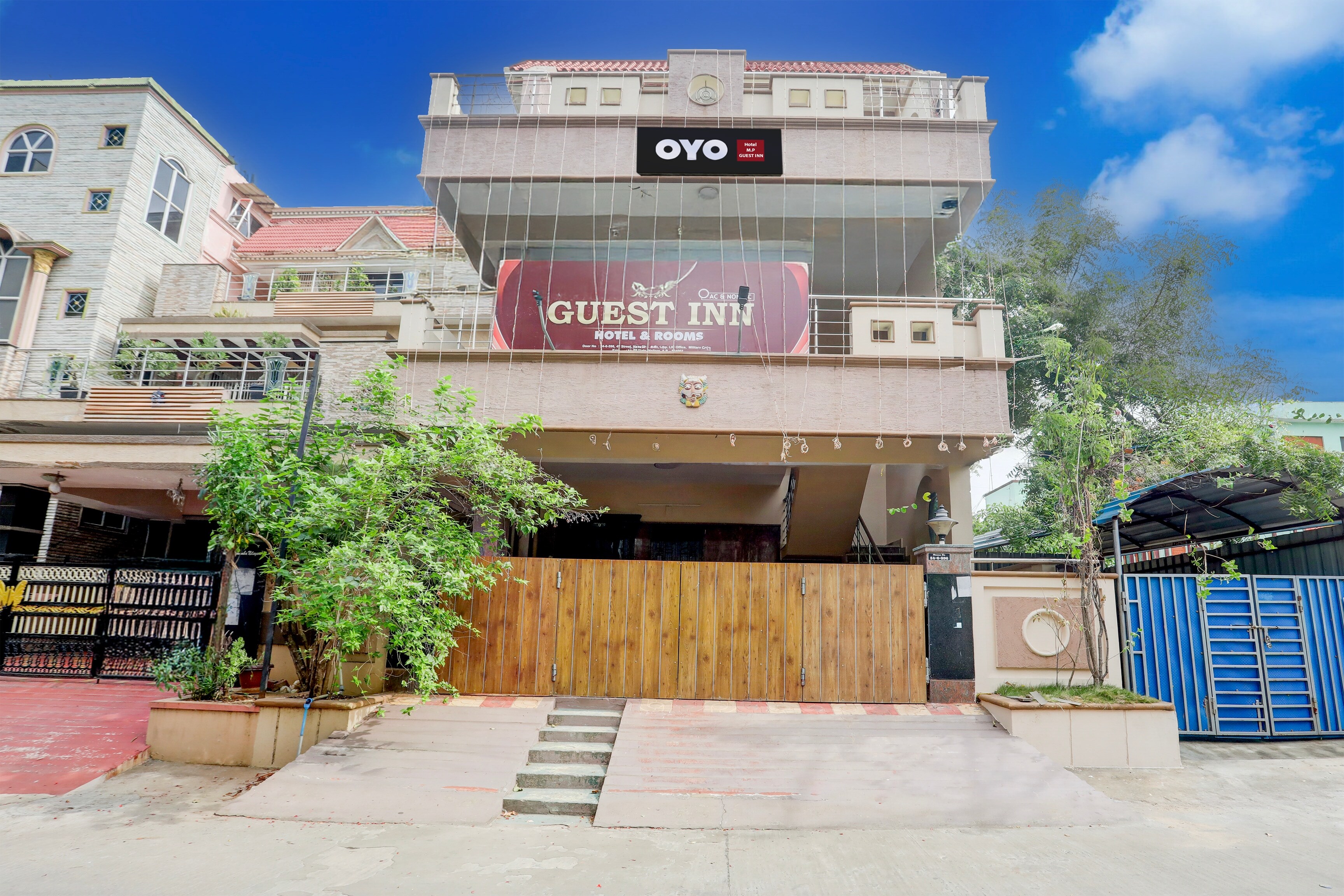 OYO 836473 MP GUEST INN - Tap to explore photos