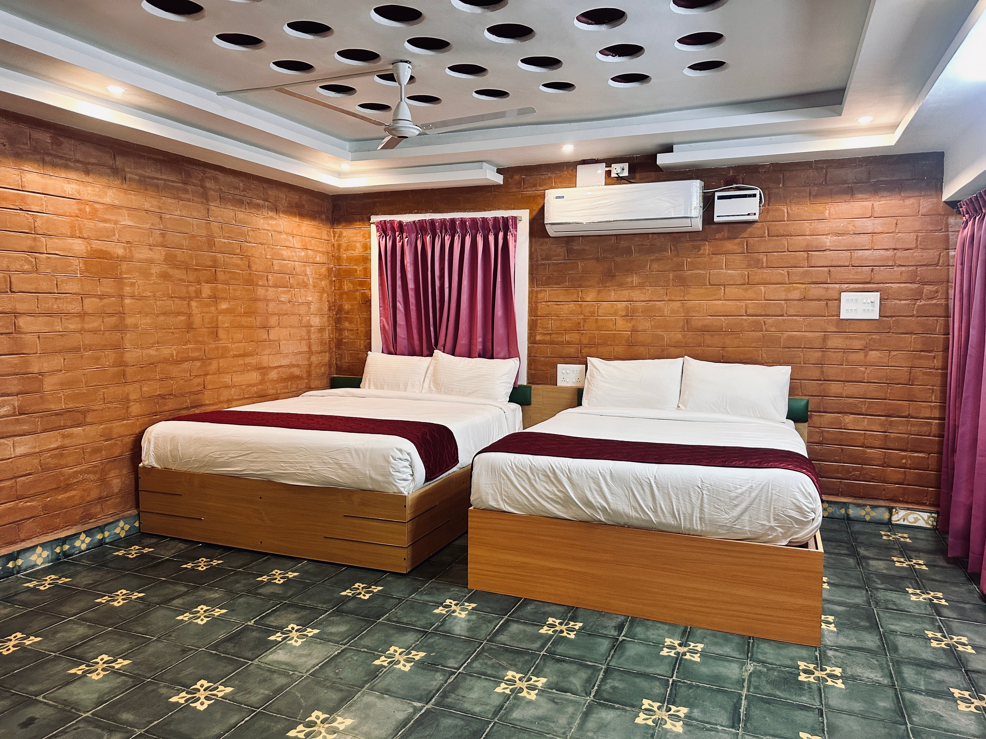 STARFALLS - Tap to explore photos