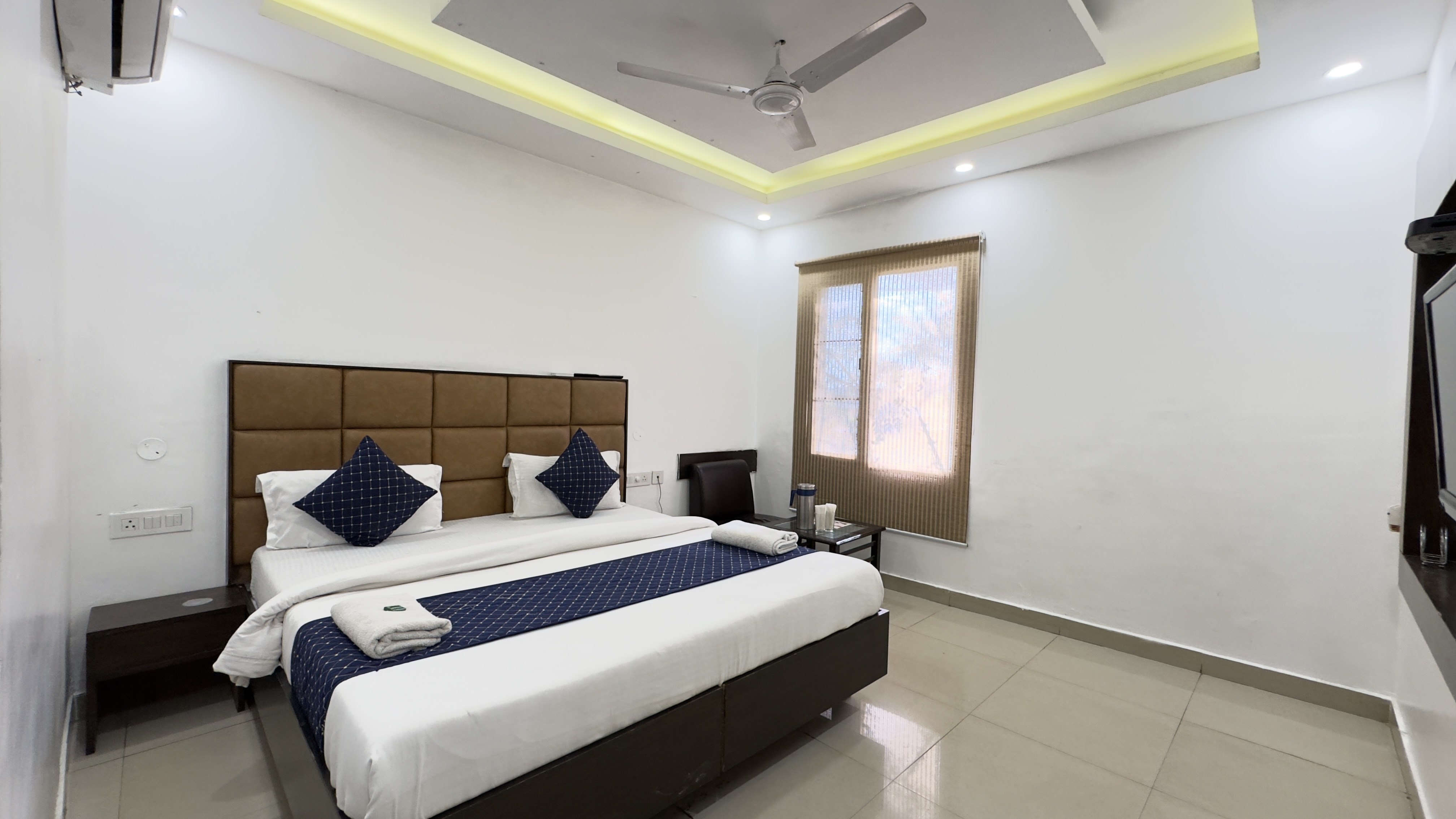 Motel Maurya - Tap to explore photos