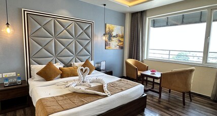 The Vilana Hotel @ 800m from Triveni Ghat Room Type - Deluxe Room with City View