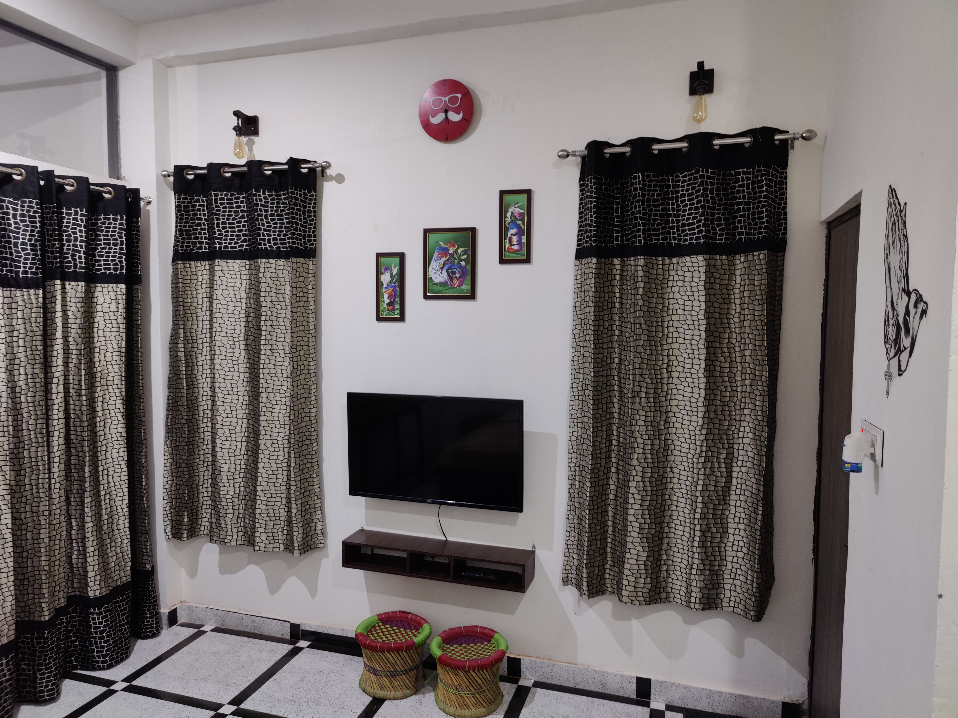 AK Family Homestay - Tap to explore photos