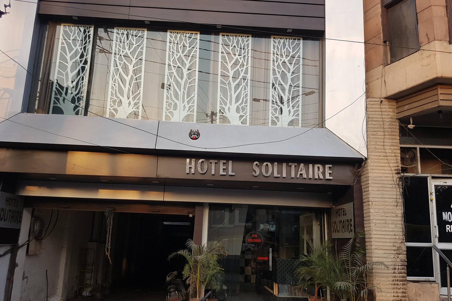 Hotel Solitaire - Tap to explore photos