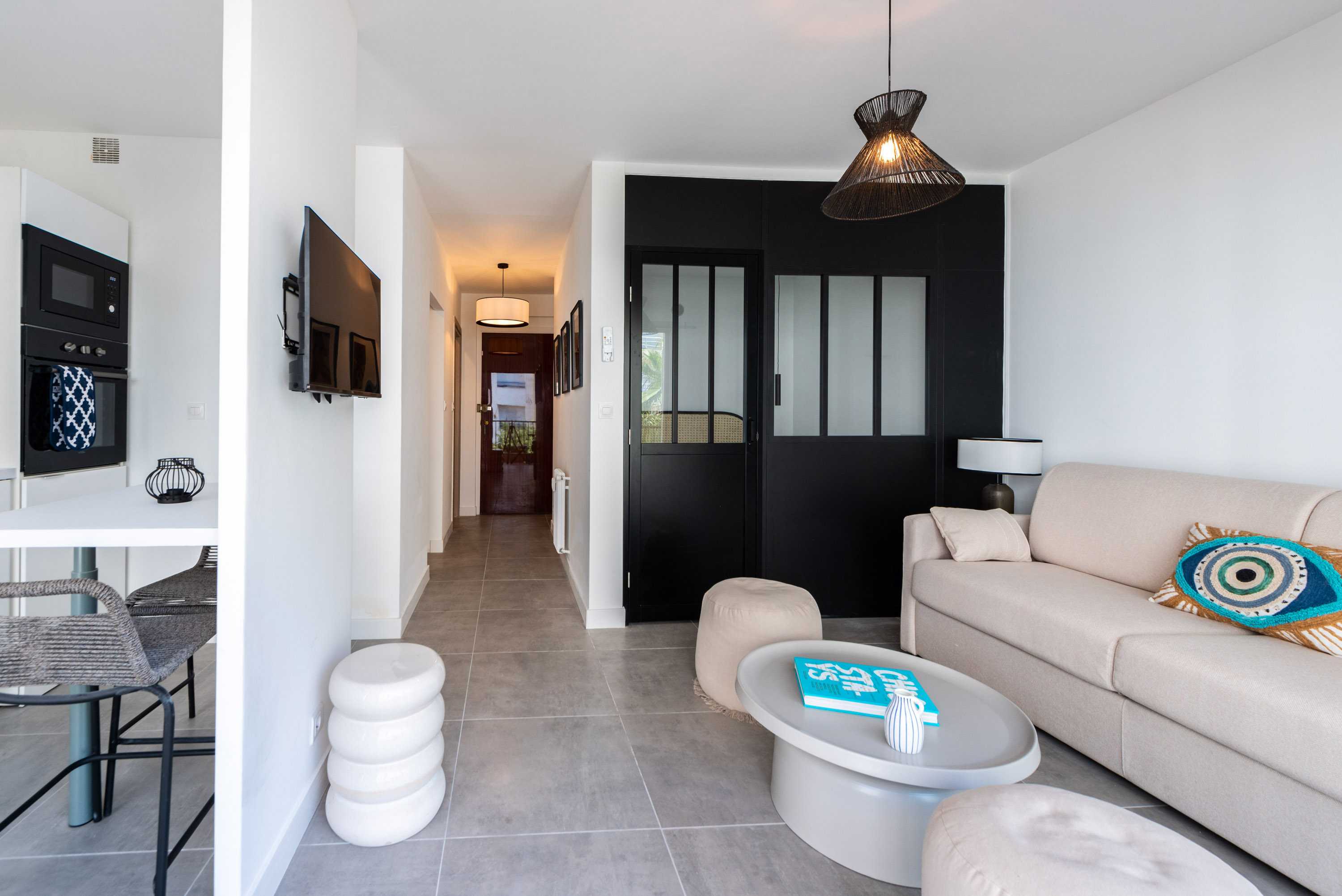 Beautiful flat with balcony - 200m from the beach 10 - Tap to explore photos